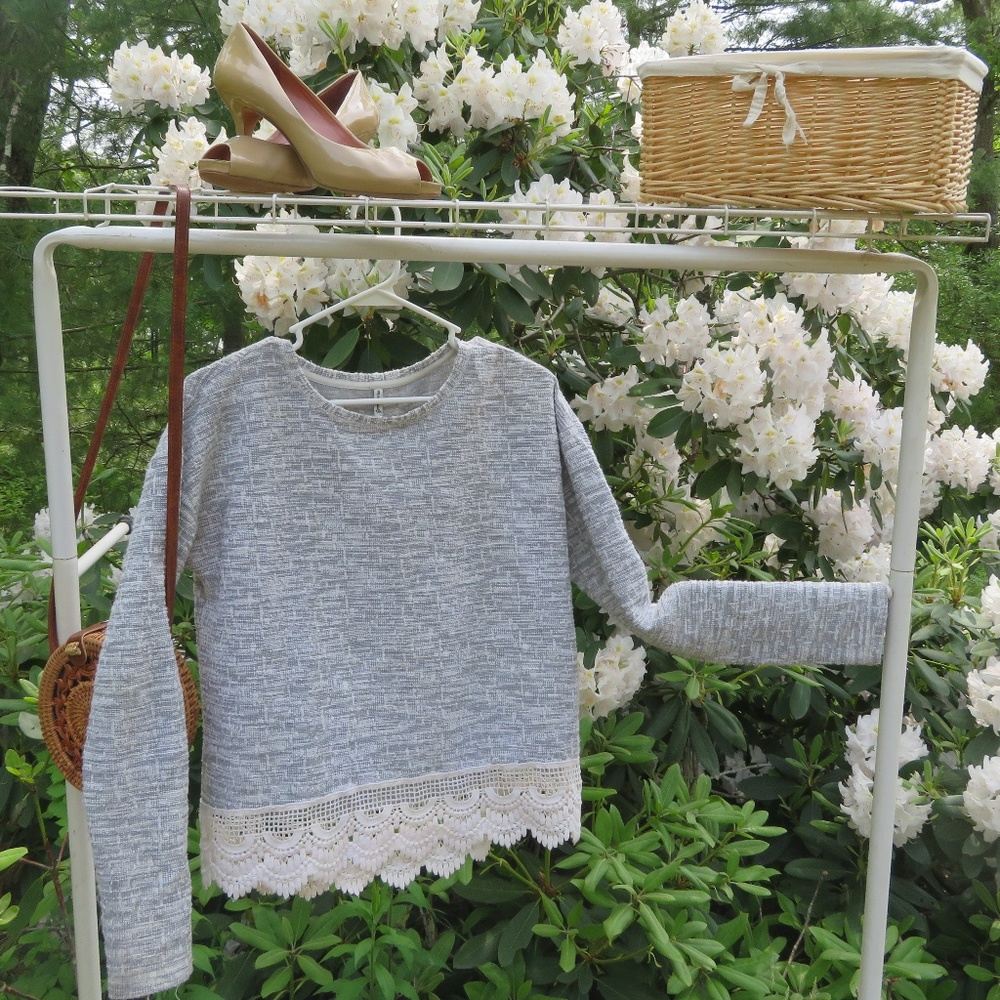 Knit long sleeve top
